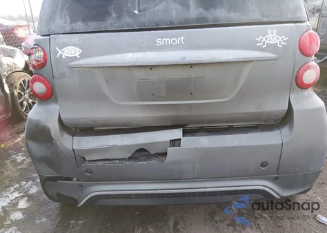 2013 Smart Fortwo Passion z USA, uszkodzony, nr VIN WMEEJ3BA2DK637588